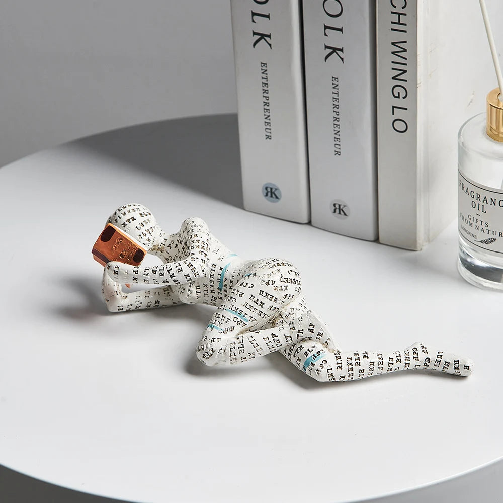 Bookshelf TV Cabinet Ornaments